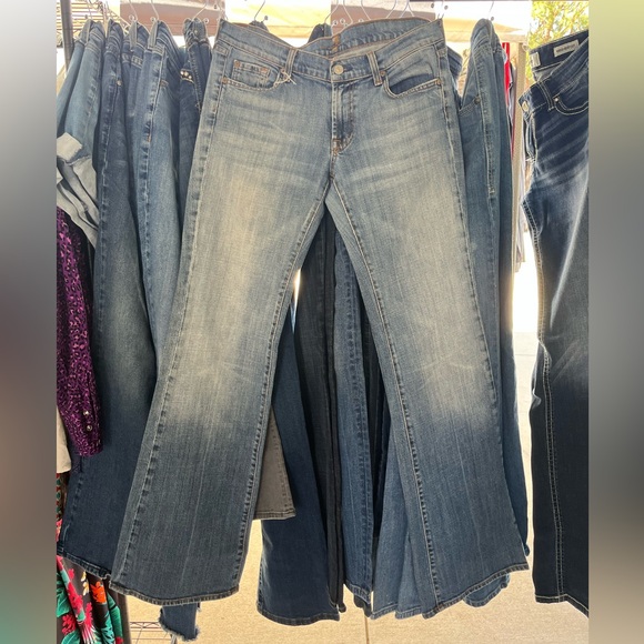 CLOSET CLEANOUT - 7 For All Mankind Bootcut Jeans - Picture 3 of 4